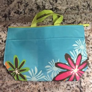 Thirty One Gifts Crazy Daisy Thermal Tote