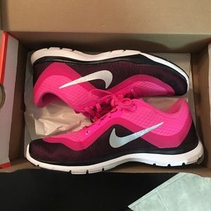 Pink Nike flex trainer 6's