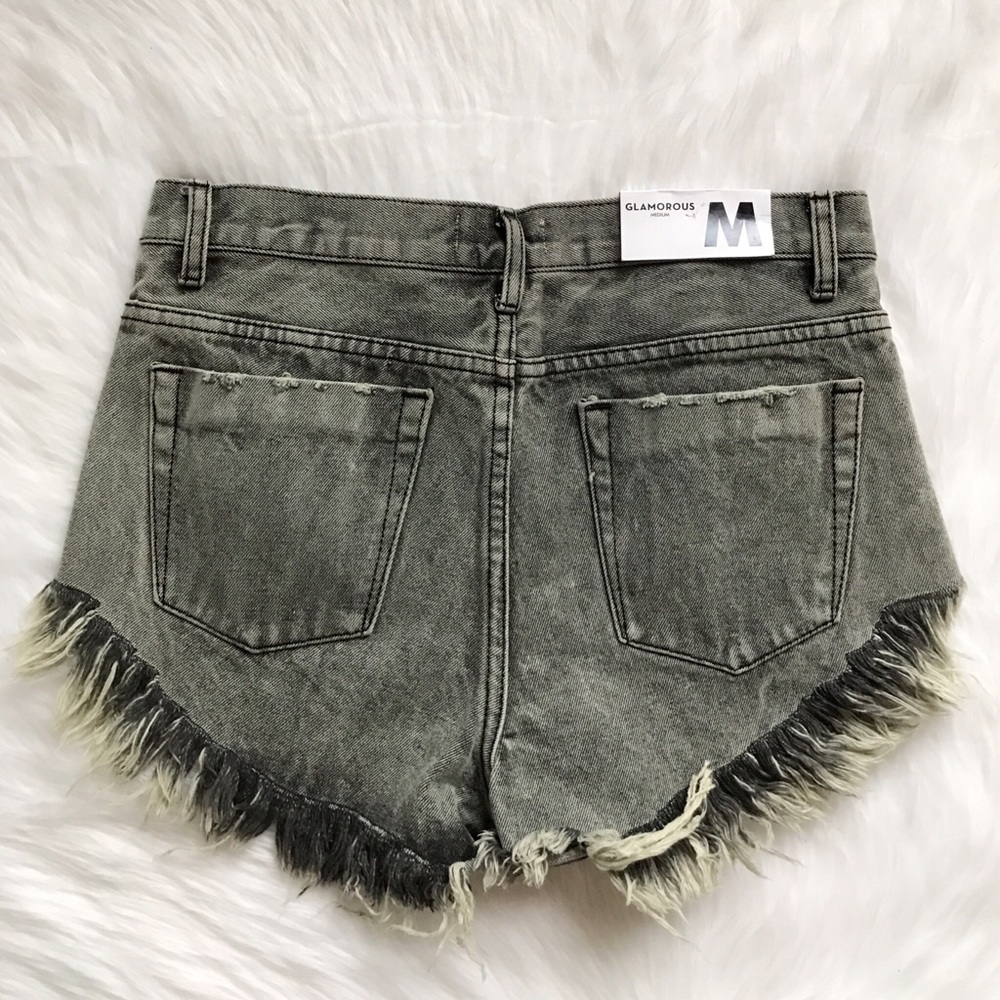 NWT Urban Outfitters Glamorous Frayed Shorts - Picture 3 of 4