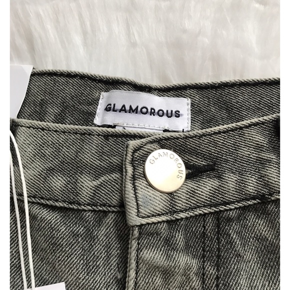 NWT Urban Outfitters Glamorous Frayed Shorts - Picture 4 of 4