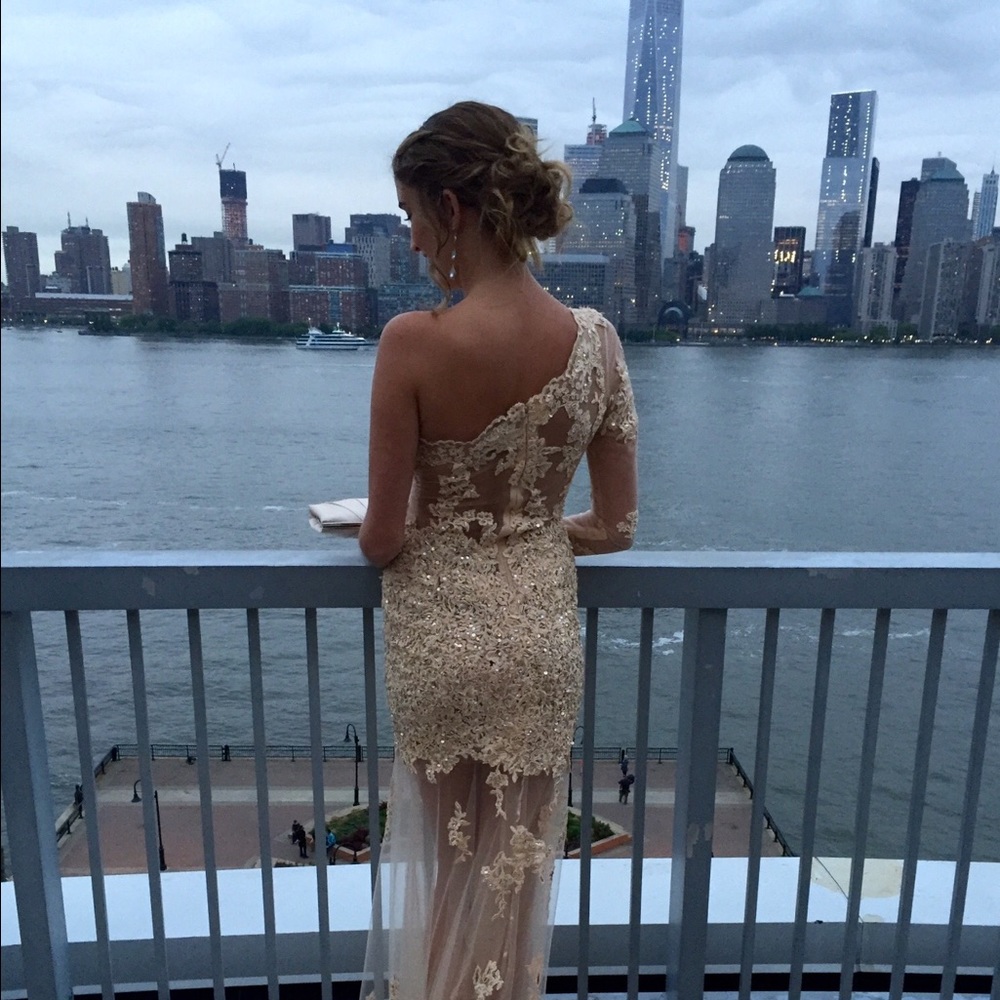 Meet your Posher, Olivia