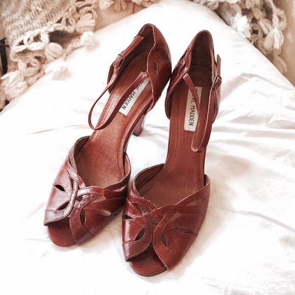 Steve Madden Shoes - Steve Madden Gardner leather sandal heel boho 8.5