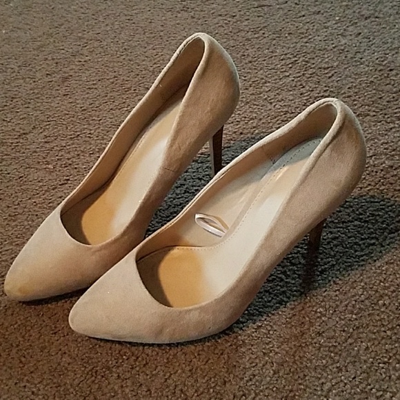 Tan faux suede heels - Picture 1 of 2