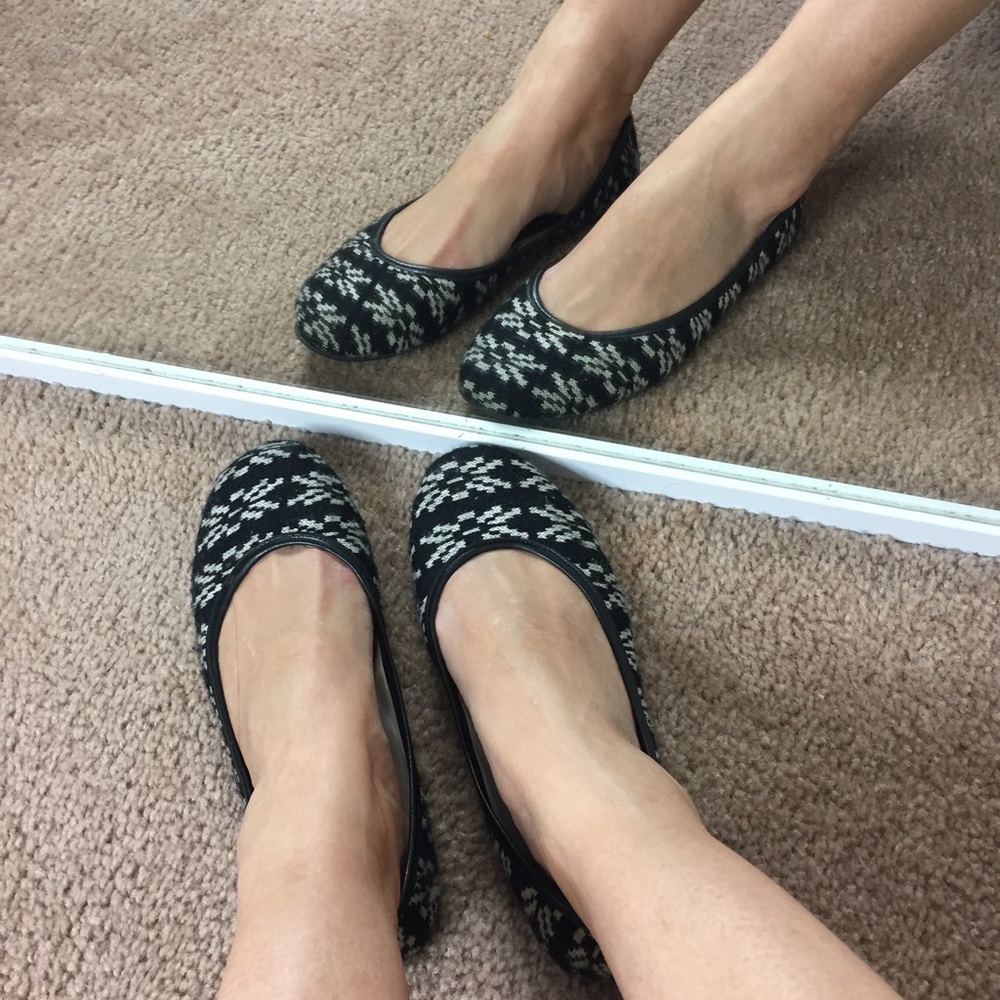 ❌❌SOLD❌❌  Weaved texture Flats. Size 6
