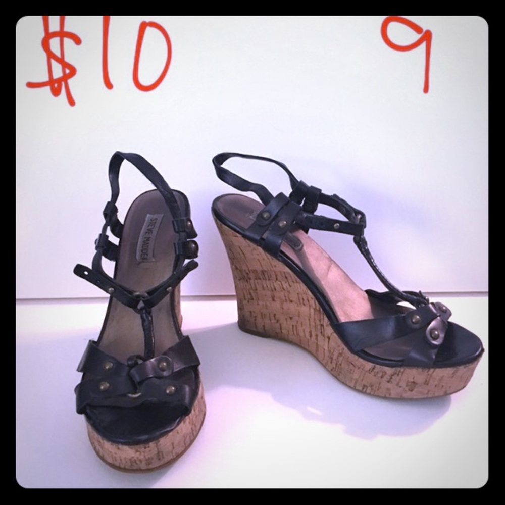 Steve Madden black leather wedge sandal