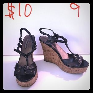 Steve Madden black leather wedge sandal