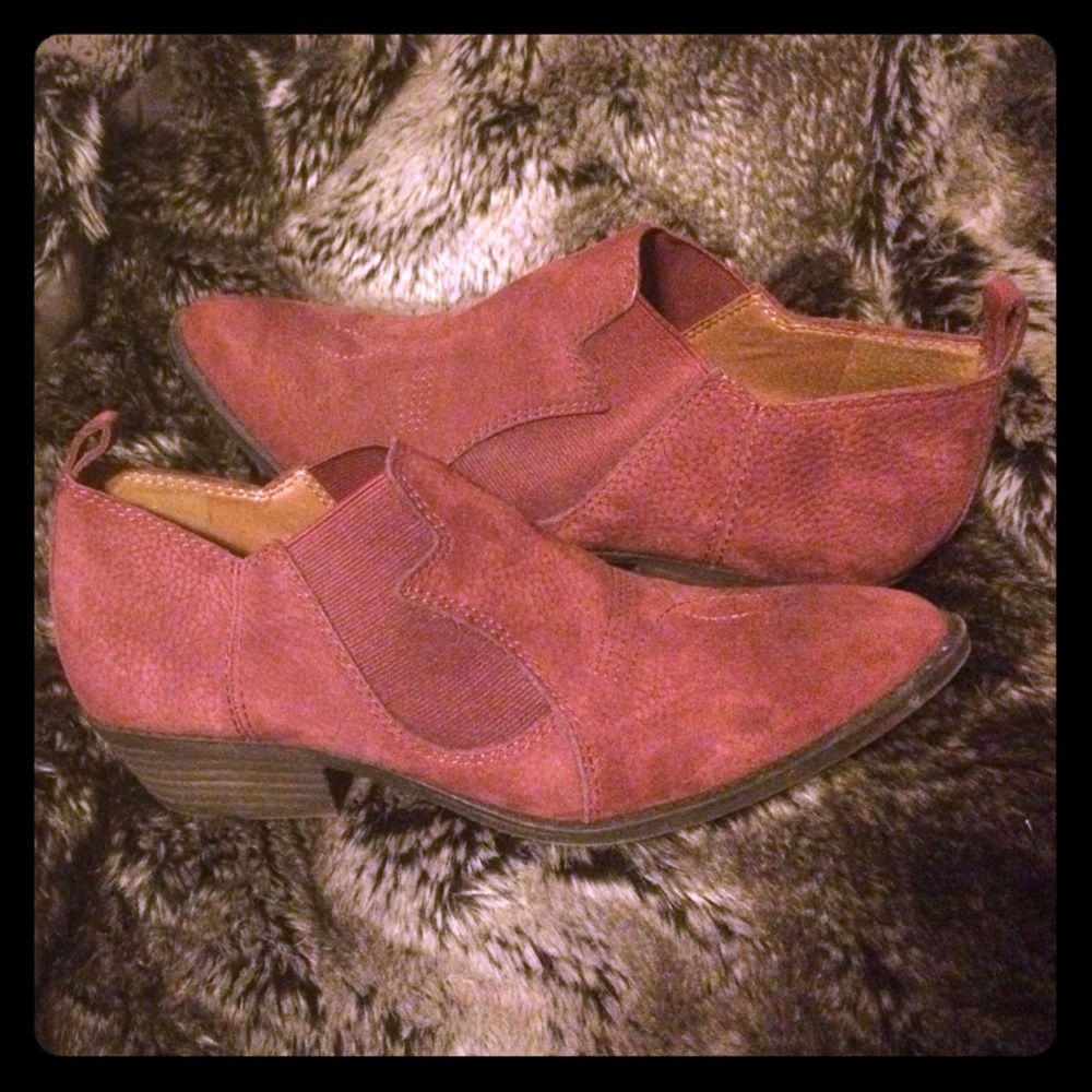 Lucky brand burgundy boots size 8