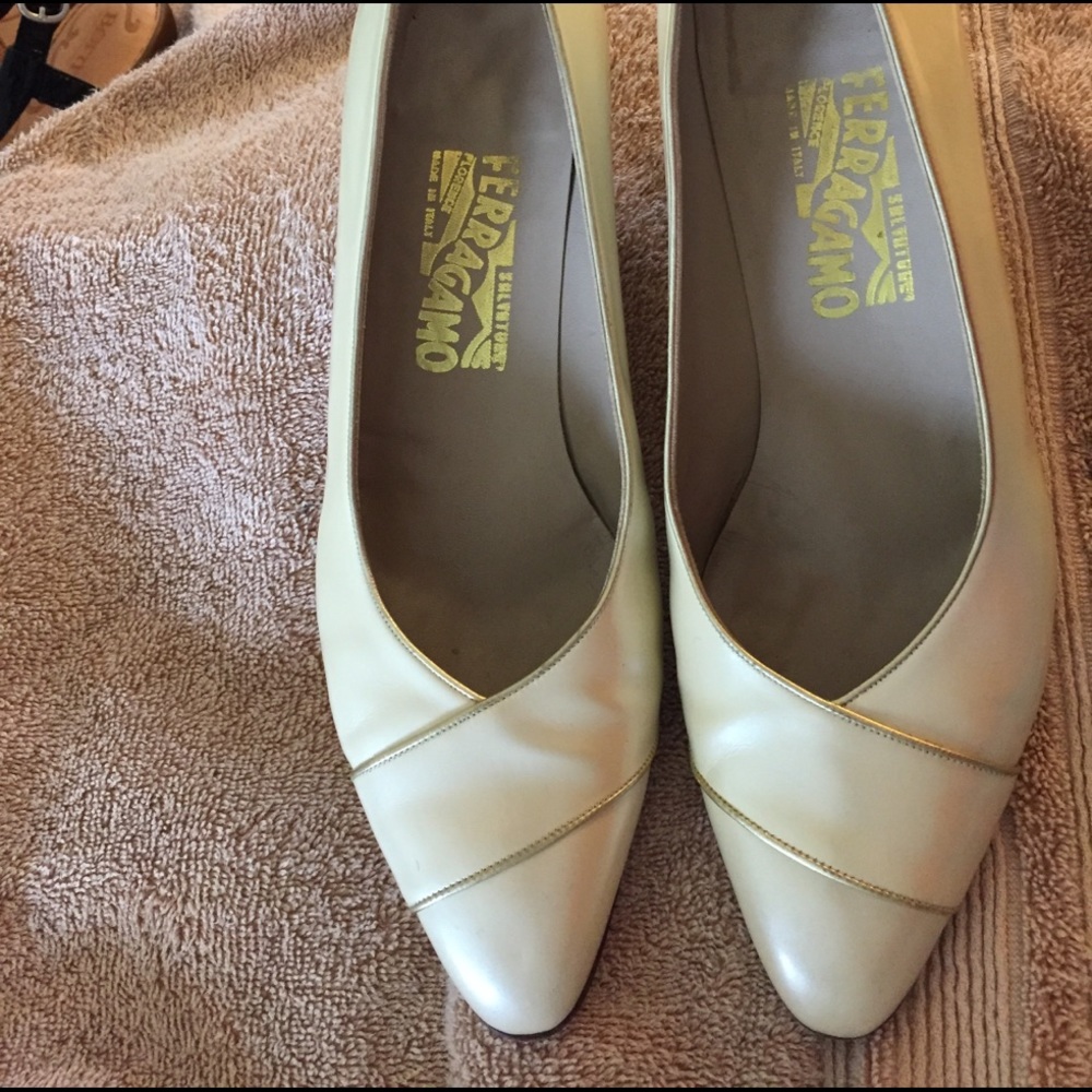 Salvatore Ferragamo shoes 10 B