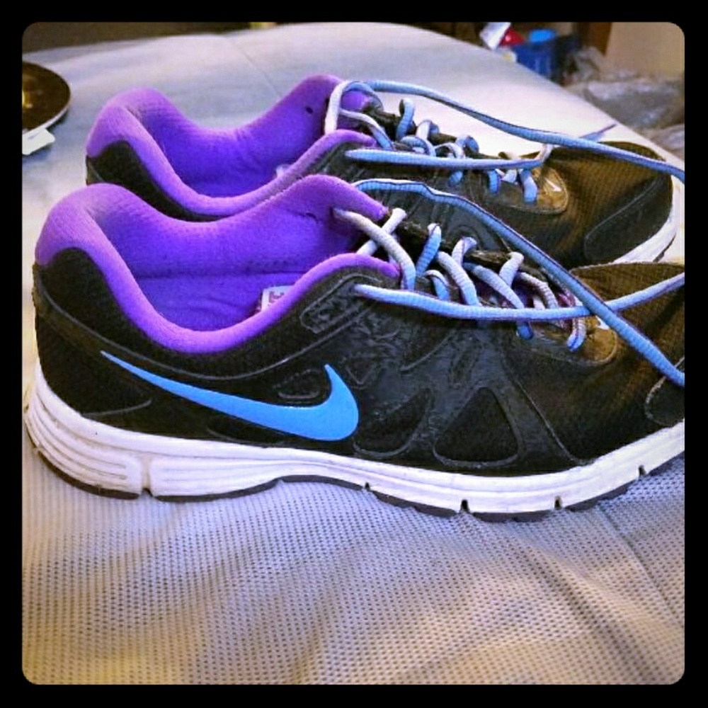 Nike Revolution 2 Sneakers