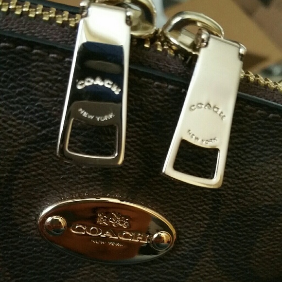 Authentic Coach Dome Satchel - Picture 7 of 8