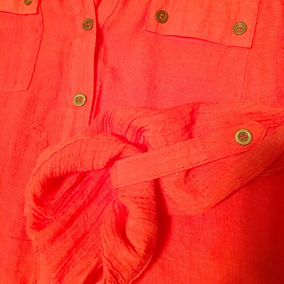 Coral button down tunic. Perfect for spring! - Picture 2 of 2