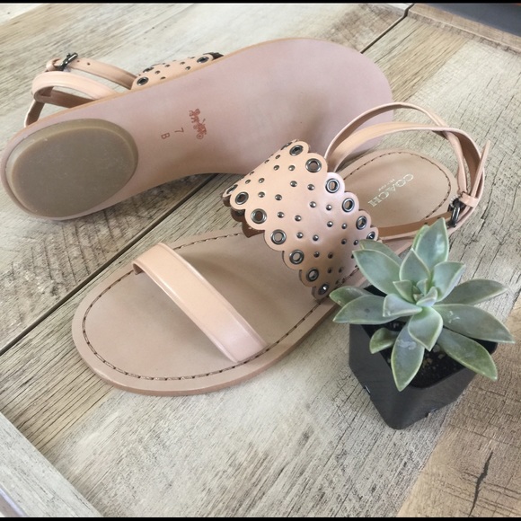 • nude sandals • - Picture 2 of 5