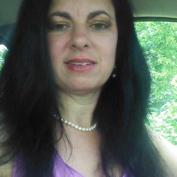 Meet your Posher, Tabatha - Picture 2 of 2