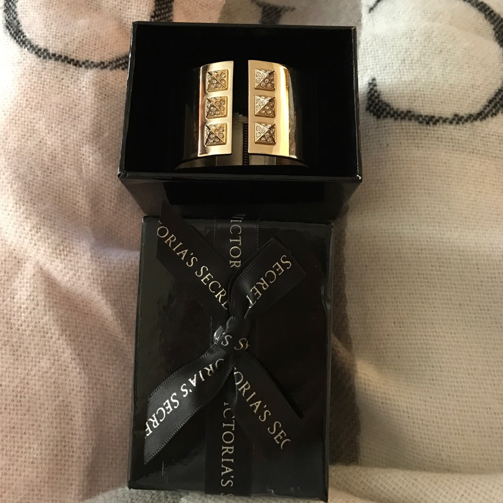 Victoria Secret Gold Bangle