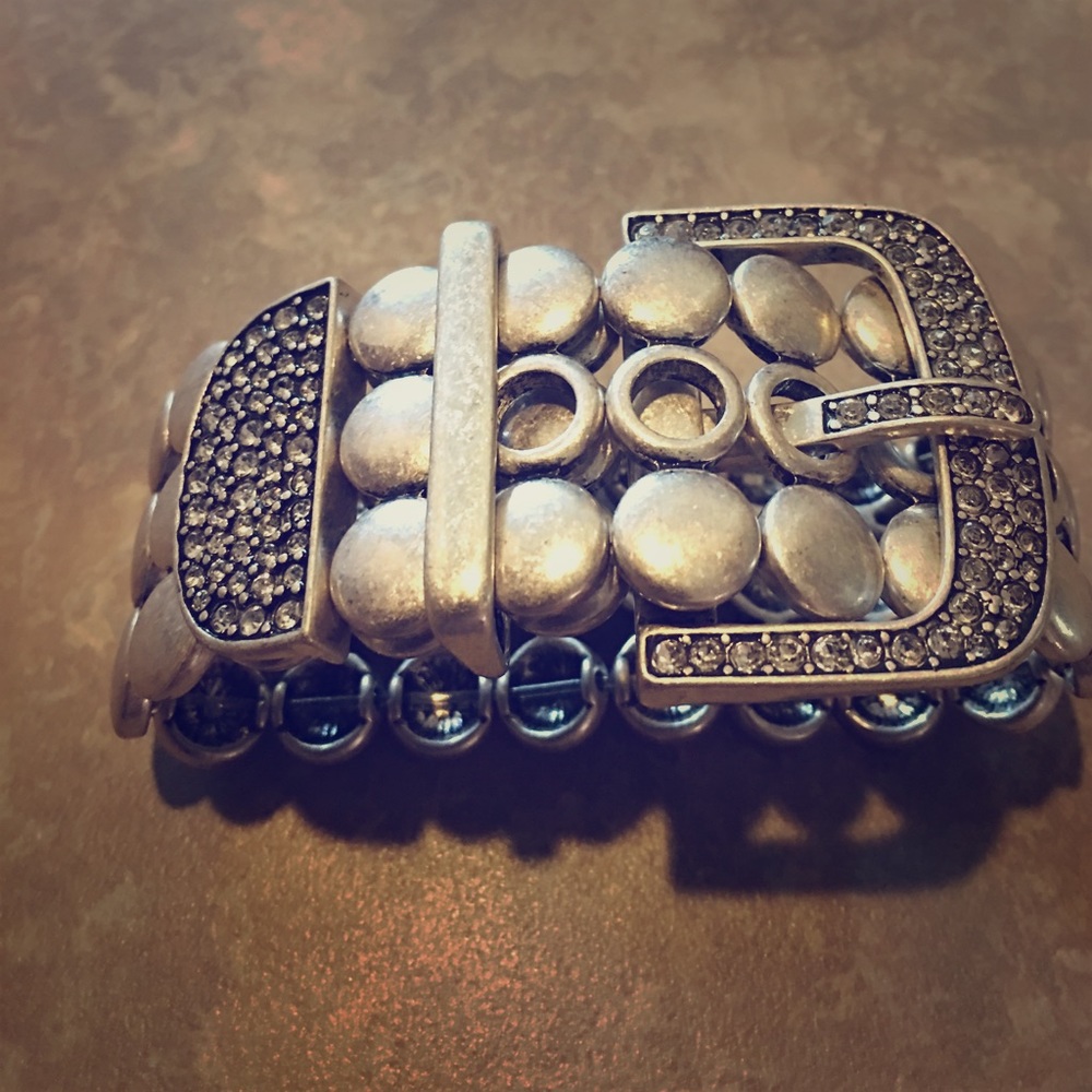 Buckle arm band/ bracelet