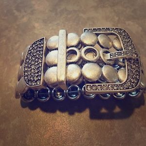 Buckle arm band/ bracelet