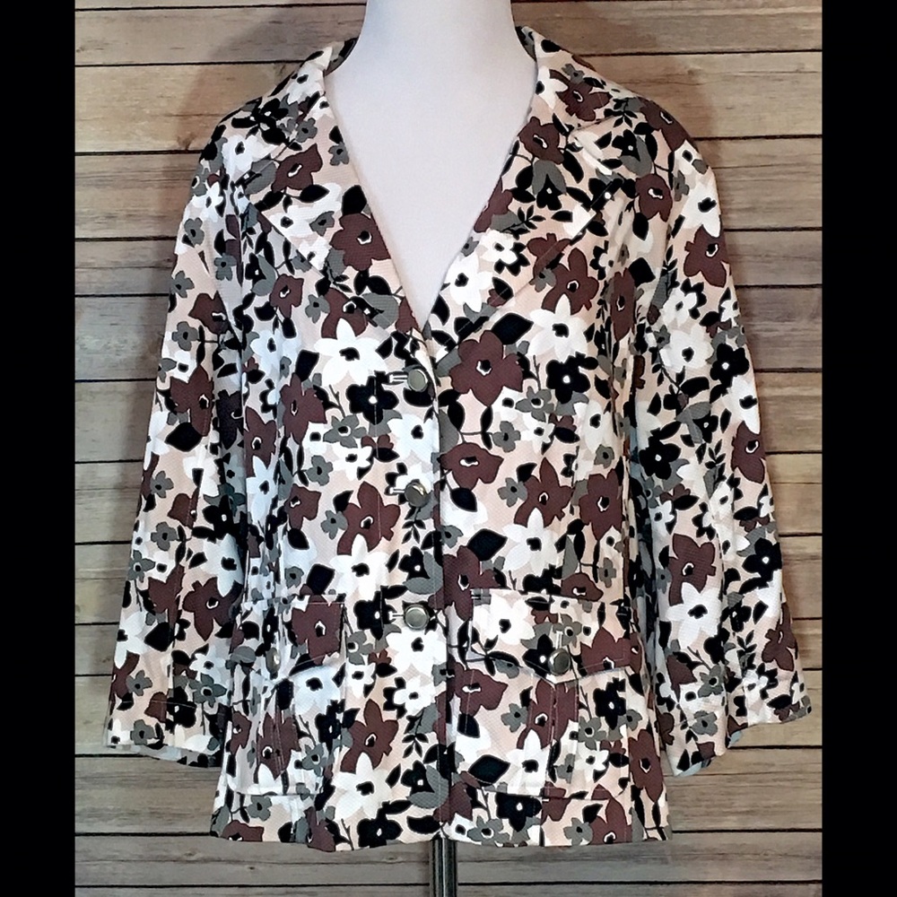 🌼FLASH SALE🌼JOAN RIVERS Floral Print Blazer
