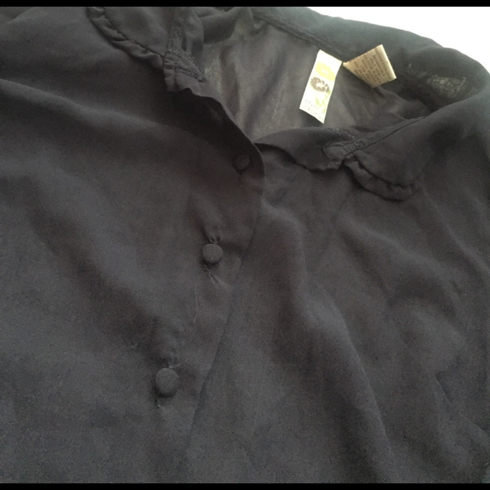 Navy Blouse! Botton Down! Ruffle Collar! Small!