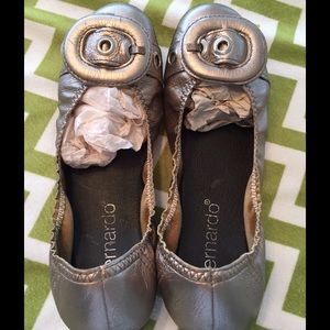 Bernardo pewter ballet flats