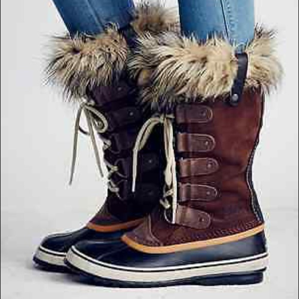 Sorel Joan of Arctic Faux Fur-Trimmed Boot