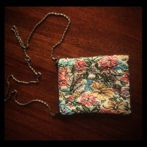 Vintage beaded shoulder bag.