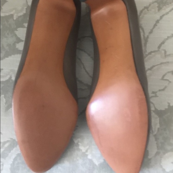 $ ⬇️(frm$39) Vintage Ferragamo pumps, taupe, 9 AA - Picture 4 of 4