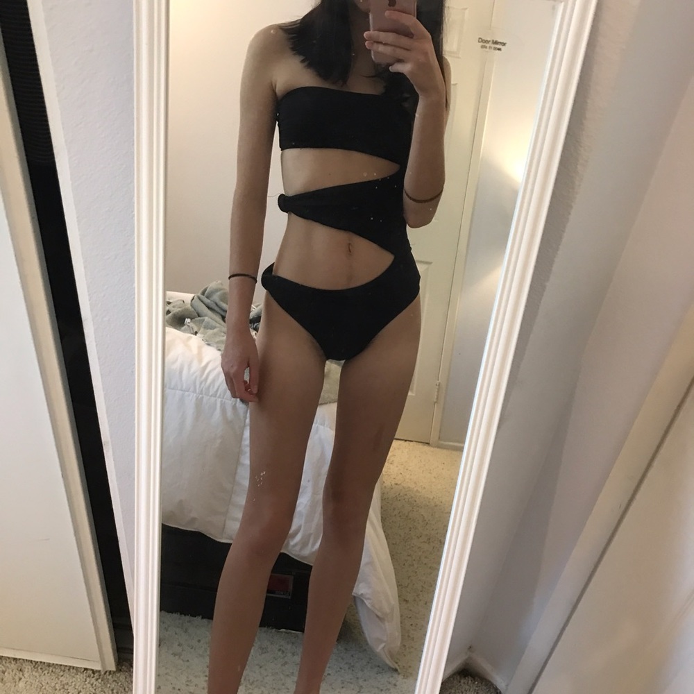 One piece swim suit