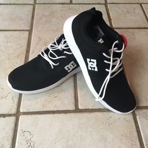 Men's DC tennis shoes size 9.5