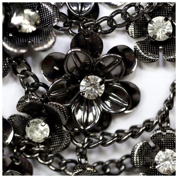 Layered Flower Crystal Statement Necklace D27 - Picture 4 of 4