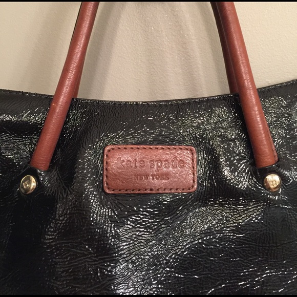 Kate Spade black shiny purse/brown leather detail - Picture 2 of 7