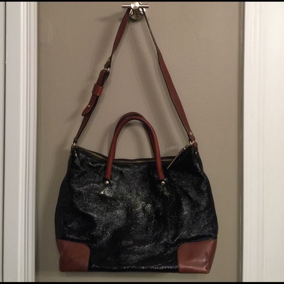 Kate Spade black shiny purse/brown leather detail - Picture 3 of 7