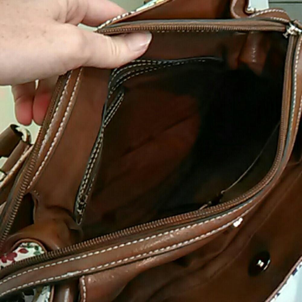 NWT floral handbag by Strada - Picture 6 of 8