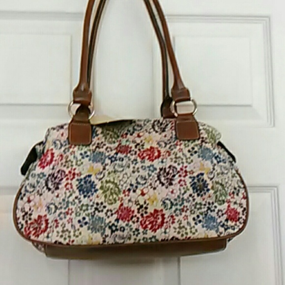 NWT floral handbag by Strada - Picture 3 of 8