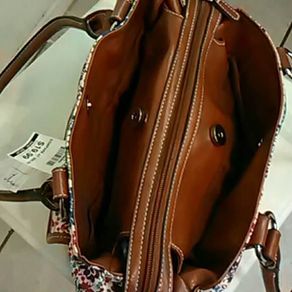 NWT floral handbag by Strada - Picture 5 of 8