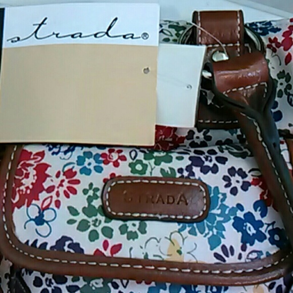 NWT floral handbag by Strada - Picture 7 of 8