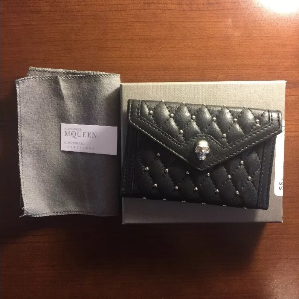 ⭐sold⭐Alexander Mcqueen Card Holder
