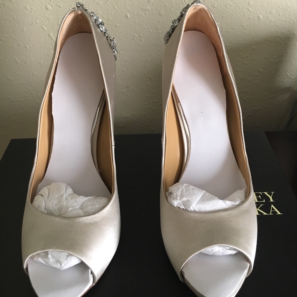 ❌❌❌SOLD❌❌❌Badgley Mischka Heels - Picture 3 of 5