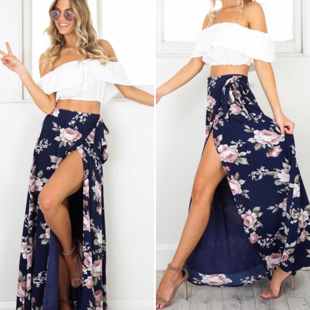 NWT Gorgeous floral summer skirt. 🌸