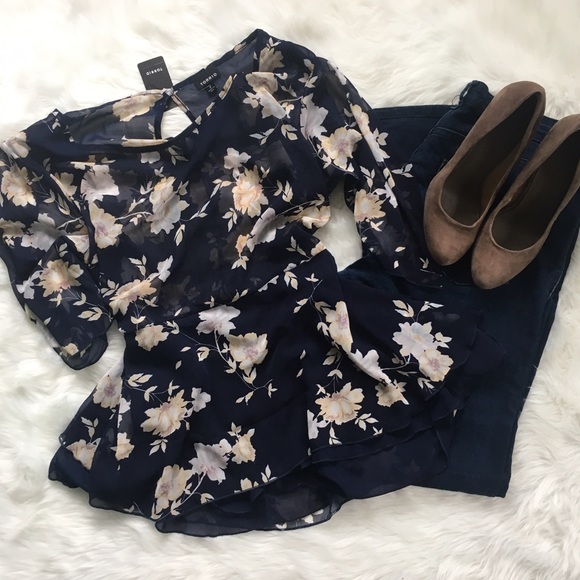 torrid Tops - 💼 NWT Torrid Navy Floral Blouse