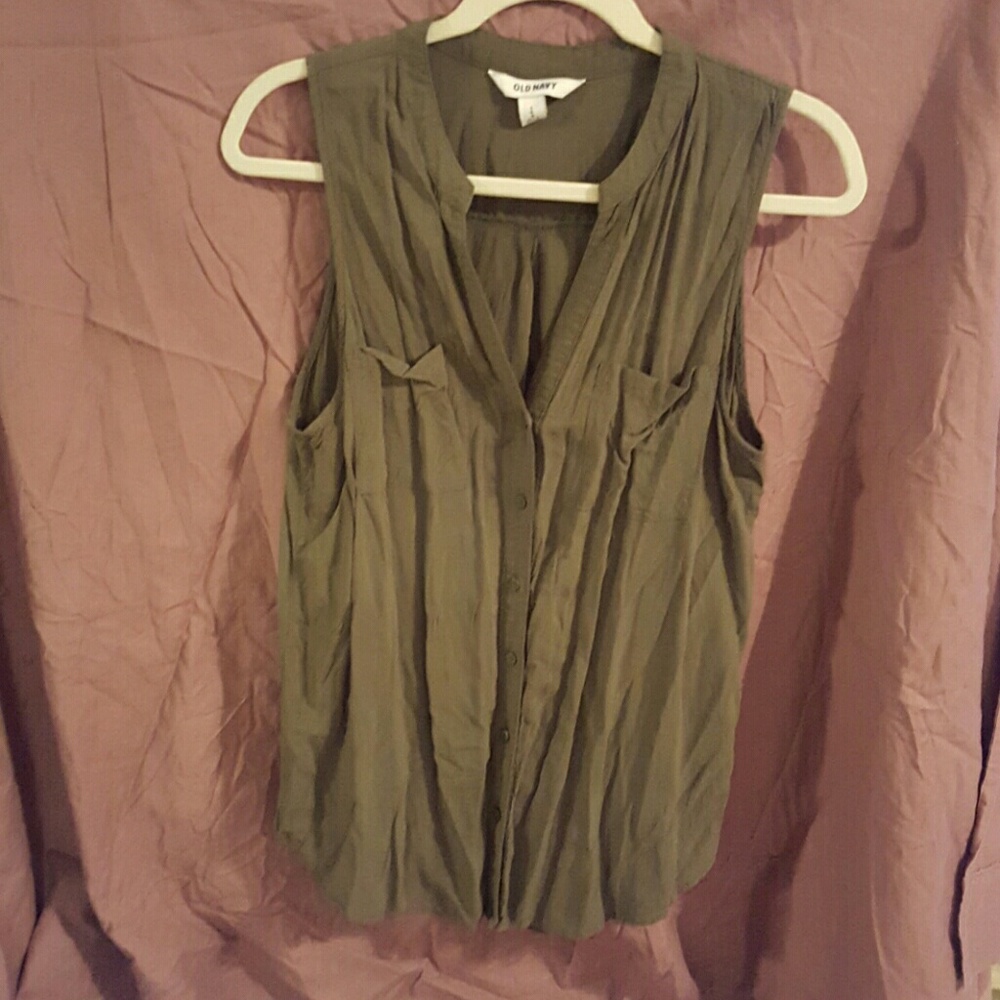 Sleeveless Top. Old Navy. Size L
