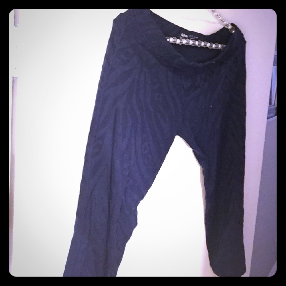 Sz Large Tonic hot yoga crops