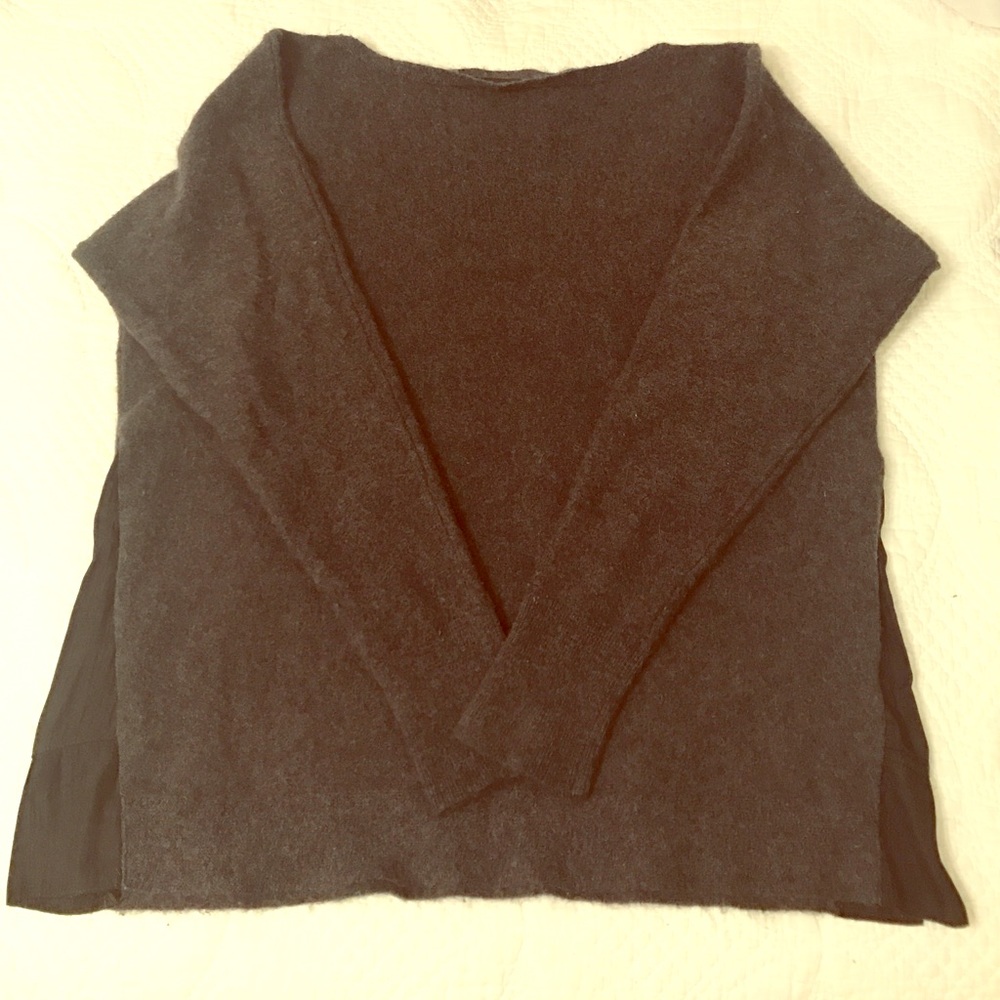 Banana Republic Sweater in Good condition