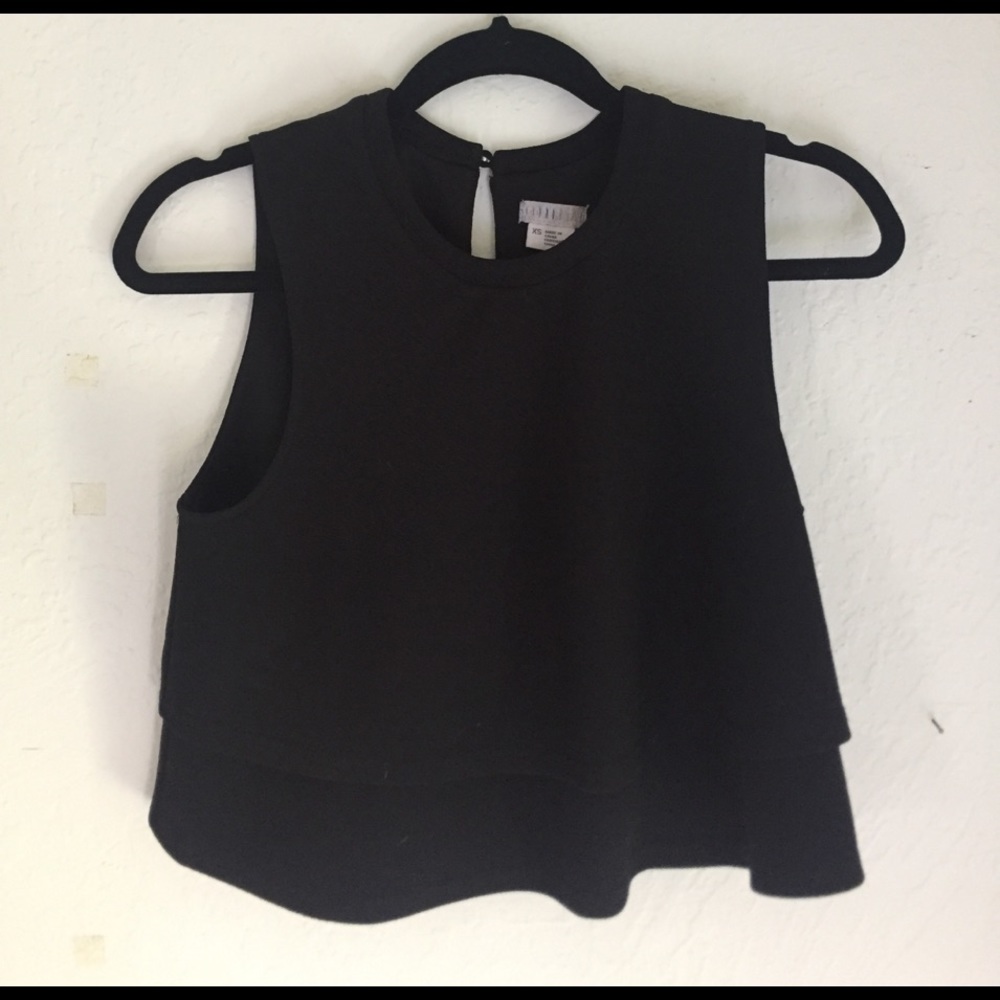 Cropped & tiered tank
