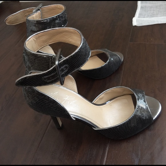 Great opened toed, gray disco ball sandals - Picture 1 of 3