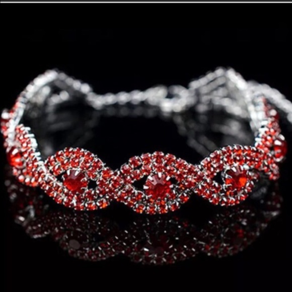 💕🔥QUICK SALE!🔥- DISTINCTIVE RED AUSTRALIAN CRYSTAL BRACELET - Picture 1 of 3