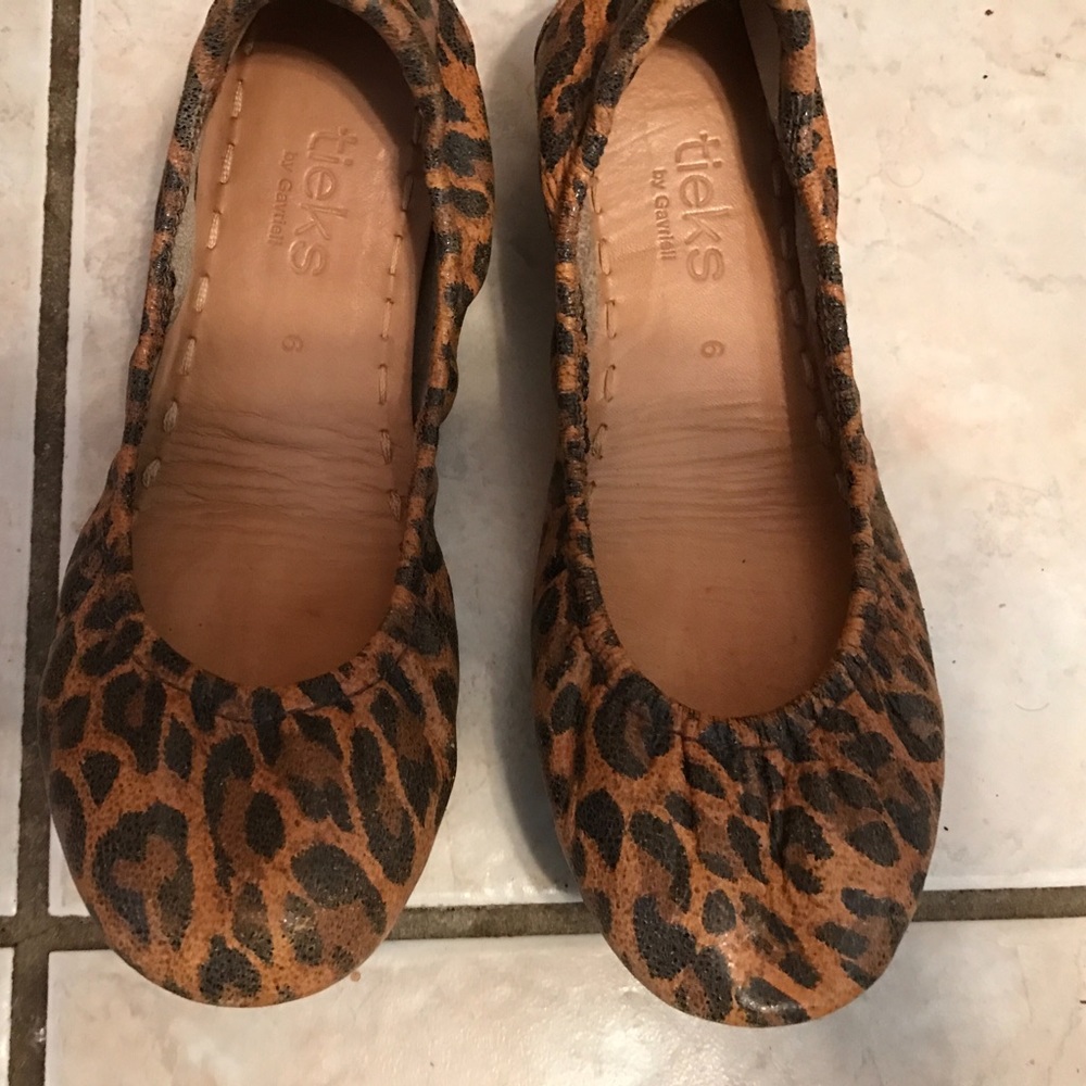 Leopard Tieks size 6