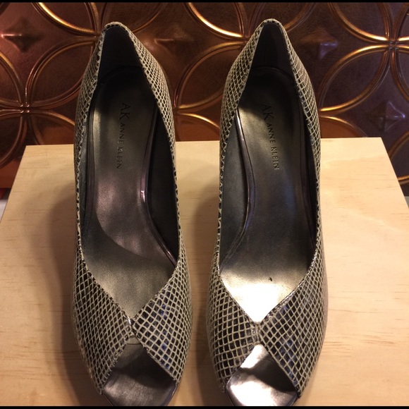 Anne Klein Metallic Open Toe High Heels - Size 8.5 - Picture 2 of 4