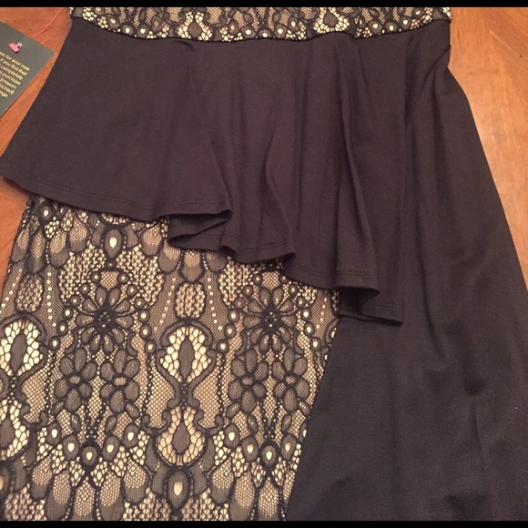 Bebe Lace Peplum Dress -S  NWT - Picture 4 of 8