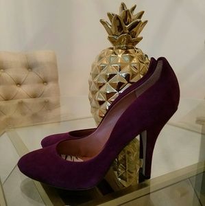 Vince Camuto Scalloped Suede Pumps Fuishia Purple
