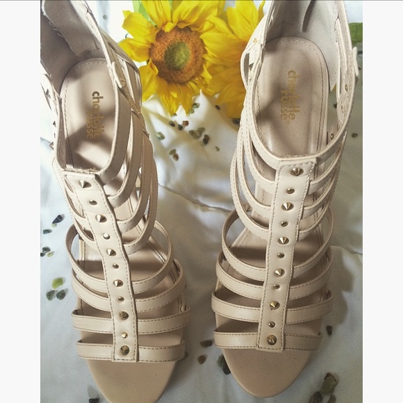 🌻 Nude strapped/studded heels 🌻 - Picture 2 of 4